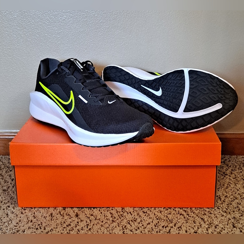 Nike Downshifter 13 Men's Running Shoes Size 14